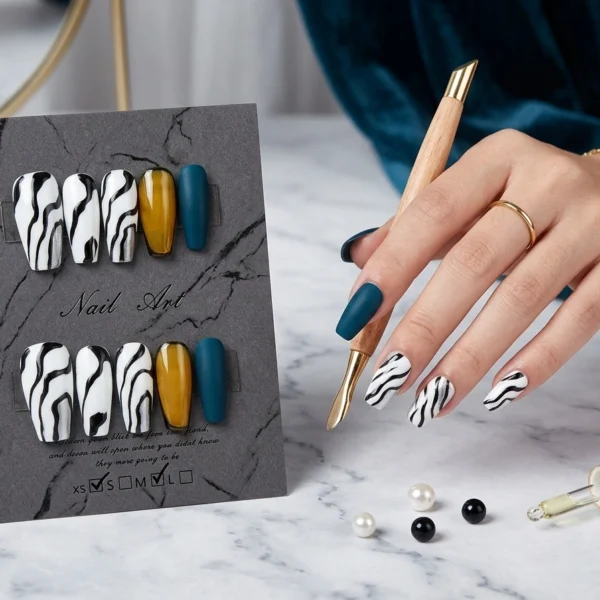 Wild Chic — Ongles Zébrés Bicolores Moutarde & Marine