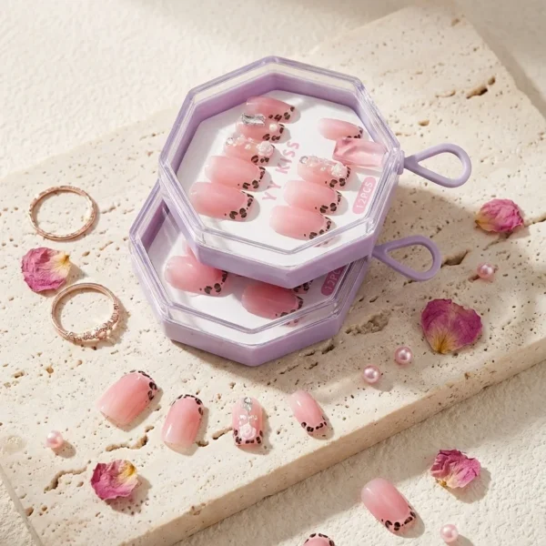 Pink Berry — Ongles Courts Rose Mauve Tips Imprimés Léopard Noir