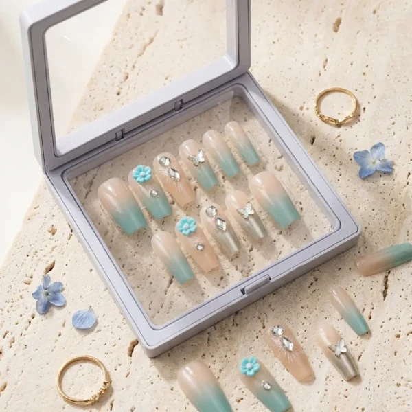 Aqua Butterfly — Faux Ongles Dégradé Bleu & Fleurs 3D