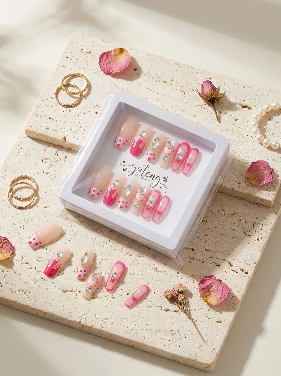 Pink Crush — Faux Ongles Girly Cœur & Papillon