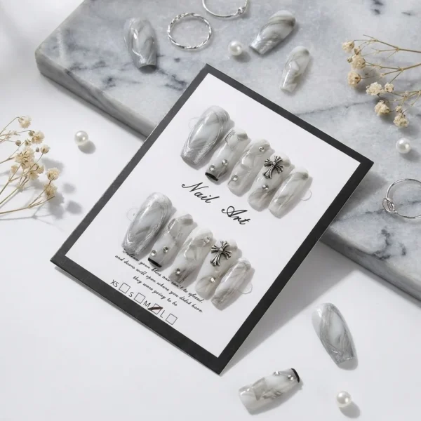 Marble Cross — Faux Ongles Effet Marbre & Charm Croix