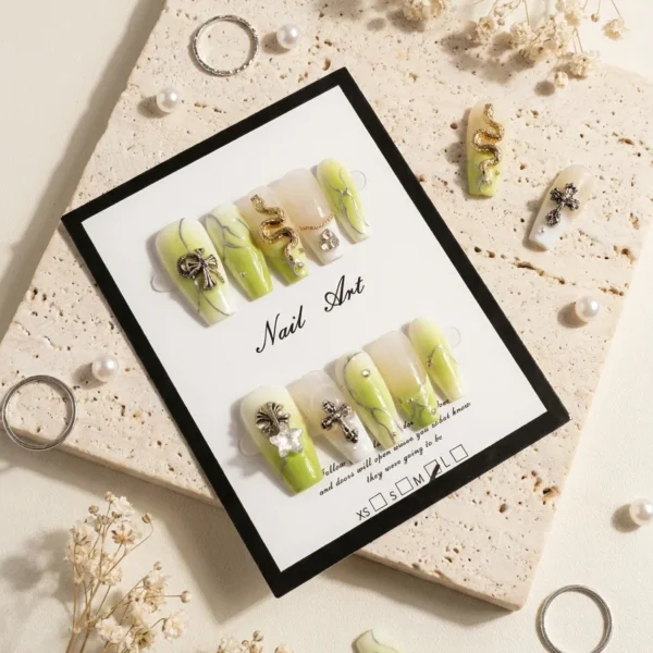Matcha Garden — Faux Ongles Vert Matcha Fleurs Séchées