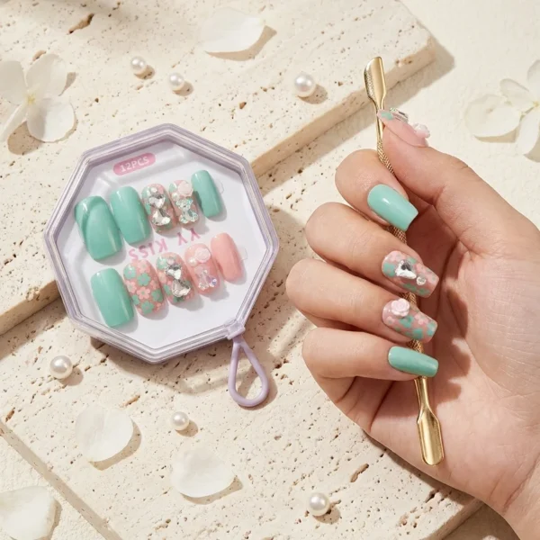 Mint Jewel — Faux Ongles Vert Menthe & Strass
