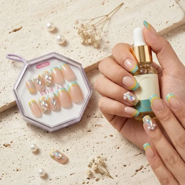 Pastel Dream — Faux Ongles French Arc-en-ciel & Perles