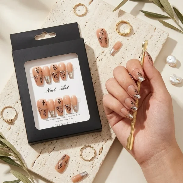 Olive Branch — Faux Ongles Nude Naturel Feuillage Noir & Or